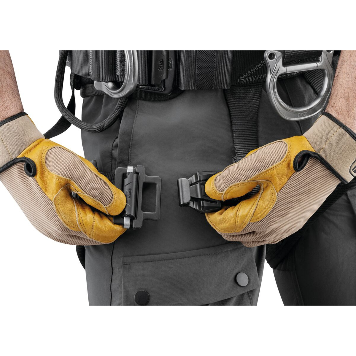 Petzl Avao Fast harnas Europese versie veelzijdig voor op hoogte